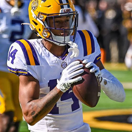 LSU CB Jyaire Brown Reaffirms Commitment To Louisiana Football After Entering Tranfer Portal Returns and Recommit Tigers Family